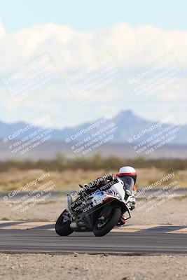 media/Nov-16-2025-Race Pace (Sun) [[8c5fa54630]]/Non Verified Riders (1st 20 Minutes)/5-Turn 15 (110pm)/